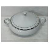 Crown Empire Porcelain 10 inch pot w lid