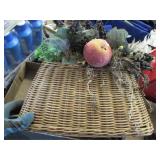 Creel w/ Faux Plant Dï¿½cor