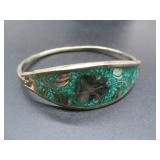 Bracelet w/ Floral Pattern