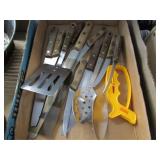 Kitchen Utensils & Knives