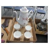 Teapot w/4 Teacups