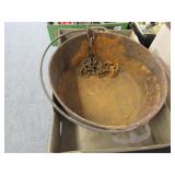 10' Cast Iron Pan w/Chain