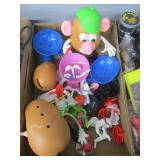 Mr. Potato Head Family w/Accessories