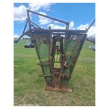 Powder River Squeeze Chute, Manual Headgate