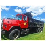'97 Mack DM690 T/A Dump Truck 300/7spd