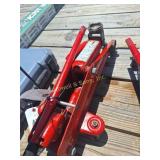 Red 2-1/2 Ton Floor Jack