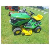 JD S100 17.5/42 Lawn Tractor