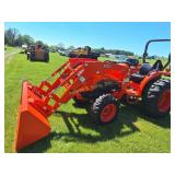 Kubota 4701 Tractor Loader, HST, Industrial Tires