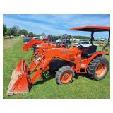 Kubota L2800 Loader 4WD Canopy w/ Chains