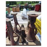(2) Post Jacks,(2) Small Jacks,(2) Jack Stands All