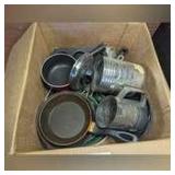 BOX LOT OF COOKWARE INCLUDING VINTAGE BROMWELL SIFTER, CAST IRON PAN, WEAREVER CORN STICK PAN, AND MORE