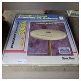 CHANNEL MASTER MODEL 3000A OMNIDIRECTIONAL AMPLIFIED TV ANTENNA IN ORIGINAL BOX