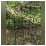 ORNATE WIRE FRAME PLANTER STAND