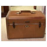 VINTAGE SAMSONITE TAN LEATHER OVERNIGHT CASE 13" WIDE X 8" DEEP X 9" TALL - UP BED 1