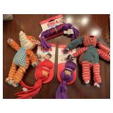 5 KONG DOG TOYS (3 NEW) - FOYER