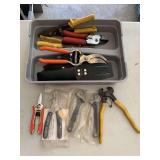 TRAY OF MISC TOOLS TO INCLUDE VINTAGE TILE NIPPERS, SEVERAL PAIRS TIN SNIPS, NEW SPLIT RING PLIERS & MORE - GARAGE