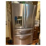 WHIRLPOOL 24.5 CU FEET FRENCH DOOR REFRIGERATOR WITH EXTERNAL ICE/WATER DISPENSER (WORKS GREAT) ***SPECIAL PICKUP INSTRUCTIONS - WILL NEED TO BRING TOOLS TO TAKE DOORS OFF AND UNHOOK ICE MAKER - KITCH