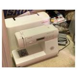 SEWING LOT TO INCLUDE SINGER 3400 PORTABLE SEWING MACHINE (DOES BUTTONHOLES, HEM STITCHING, ZIG ZAG & MORE W/ INSTRUCTION BOOK, UPHOLSTERY FABRIC, MATERIAL & ASSORTED SEWING SUPPLIES - UP BED 2 CLOSET