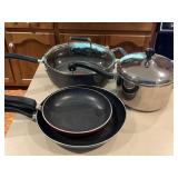 3 QT COVERED SAUCEPAN BY FARBERWARE, LARGE COVERED SAUCEPAN BY JAMIE OLIVER, 1 QT FRYING FRYING PAN T-FAL & 8" FRYPAN BY COOKRIGHT - KITCHEN