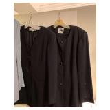 LADIES DRESS JACKETS (1 SIZE 4, 1 SIZE 6 & 2 SIZE 8) - UP BED 2 CLOSET