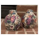 PAIR OF VINTAGE ORIENTAL GINGER JARS/URNS WITH FRUIT DESIGN 7" TALL - DEN