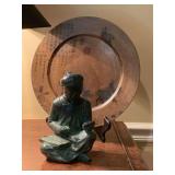 VINTAGE PIER ONE ASIAN/CHINESE 13" ROUND DECORATIVE PLATTER W/ STAND & AUSTIN VERDE BOOKEND SCULPTURE 9" TALL - DEN