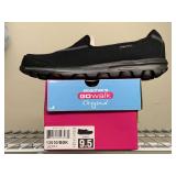 NEW SKECHERS GO WALK BLACK SLIP ONS SIZE 9 1/2M - UP MASTER CLOSET 2