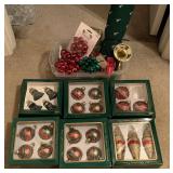 6 BOXES OF UNIQUE GLASS TREE ORNAMENTS & PLASTIC CRATE FULL OF ASSORTED CHRISTMAS ITEMS - UP HALL CLOSET