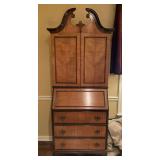 BEAUTIFUL ANTIQUE GEORGIAN BUREAU/BOOKCASE/SECRETARY WITH KEY 34" WIDE X 15" DEEP (CLOSED) X 80" TALL ***DOES NOT INCLUDE CONTENTS ***SPECIAL PICKUP INSTRUCTIONS - DEN