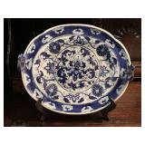 BEAUTIFUL VINTAGE CHINESE BLUE/WHITE PORCELAIN PLATTER WITH HANDLES & GOLD TRIM 13" LONG WITH STAND - LIVING ROOM