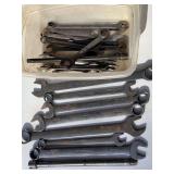 CONTAINER OF VINTAGE SNAP-ON COMBINATION WRENCHES & MORE - GARAGE