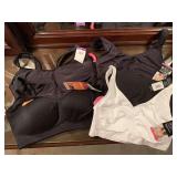 5 NEW SIZE 2XL SPORTS BRAS - UP MASTER BED