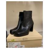 NEW MICHELLE P BLACK LEATHER MID RISE BOOTS SIZE 9M - UP MASTER CLOSET 1