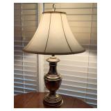 NICE BRASS TONE TABLE LAMP