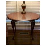 VINTAGE MAHOGANY GEORGIAN STYLE DROP LEAF SIDE TABLE 32 1/2" X 27 1/2" X 25 1/2" TALL **SPECIAL PICKUP INSTRUCTIONS - LIVING ROOM
