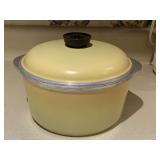 VINTAGE HARVEST GOLD CLUB ALUMINUM COVERED BROILER WITH LID 9" ROUND - KITCHEN