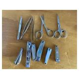 LOT TO INCLUDE 6 PAIR NAIL CLIPPERS, 3 TWEEZERS & 2 FINGER NAIL SCISSORS - CHECKOUT
