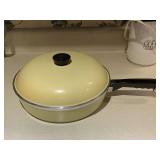 VINTAGE HARVEST GOLD CLUB ALUMINUM FRY PAN WITH LID 12" ROUND - KITCHEN