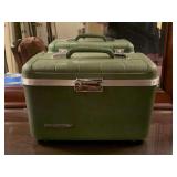 NEW STARFLITE DARK GREEN VANITY CASE - UP MASTER BED