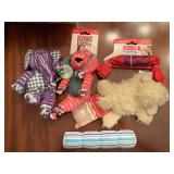 5 DOG TOYS (2 NEW KONG) - FOYER