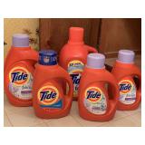 5 BOTTLES TIDE LIQUID LAUNDRY DETERGENT - UP MASTER BATH