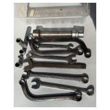 CONTAINER OF VINTAGE WILLIAMS COMBINATION SOCKET WRENCHES - GARAGE