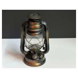 Small oil lantern, see pictures or details.