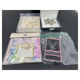 Assorted fashion gift sets, still in original packaging, see pictures for details.