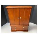 Wooden jewelry box, see pictures for details.