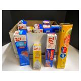 Assortment of storage bags, garbage bags, freezer bags, and more. See pictures for details.