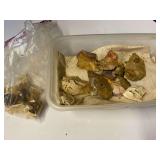 Assorted arrowhead shards, see pictures for details.