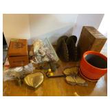 Assorted home decor to include collectible shells, brass bookends, planter, door knocker, and more. See pictures for details.