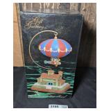 GIFT GALLERY MUSICAL OLD TOWN FIGURINE IN ORIGINAL BOX