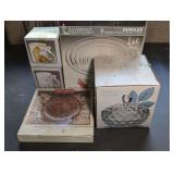 VINTAGE SERVING PIECES INCLUDING CELEBRATIONS CRYSTAL CLEAR 7" THE NIGHT BEFORE CHRISTMAS PLATE, AMERICAN WHITEHALL TWO-PIECE CANDY BOX AND COVER, LES VERRERIES DE SAINT GOBAIN 9 DURALEX BOWL SET, AND
